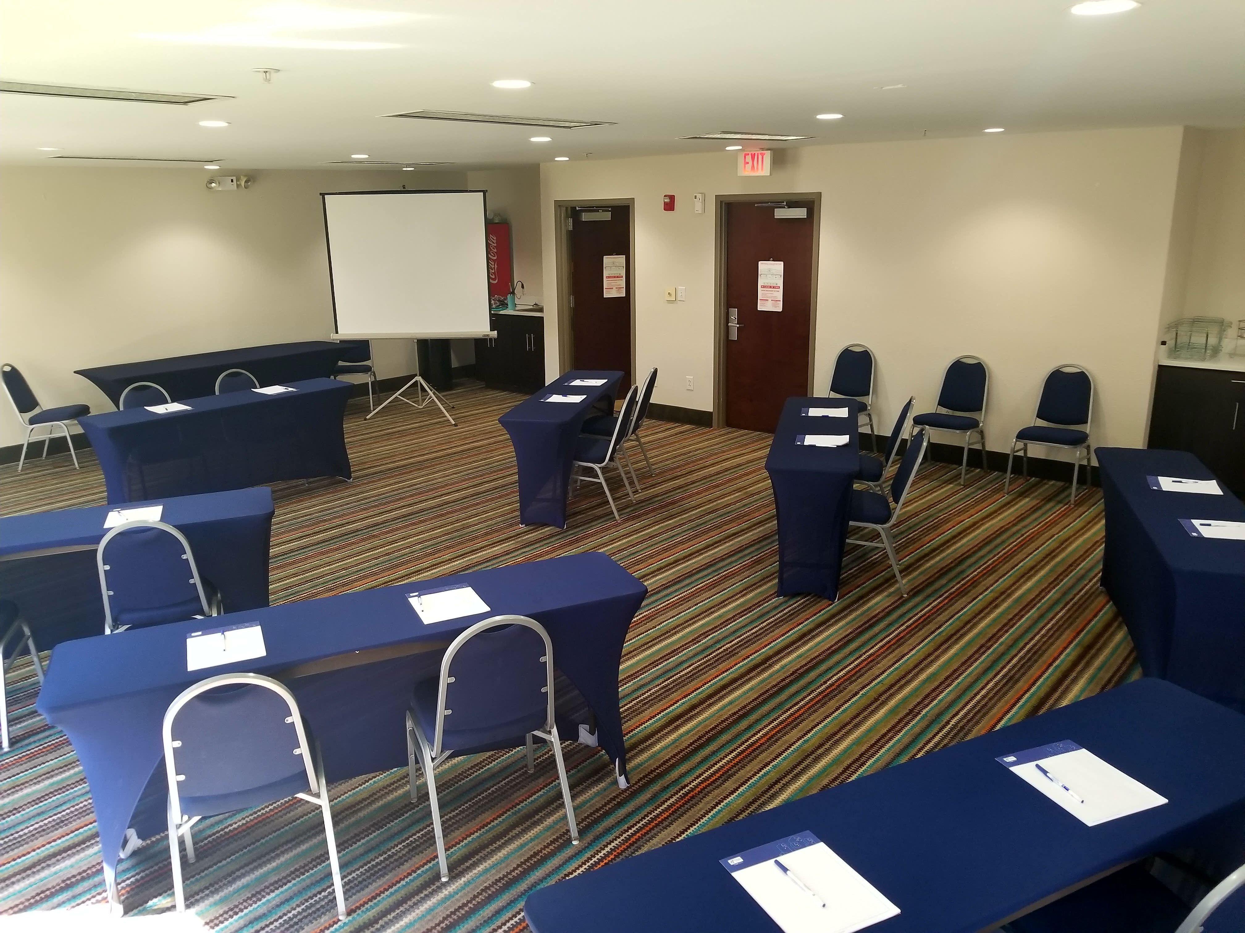 Holiday Inn Express Hotel & Suites Mebane By Ihg Luaran gambar