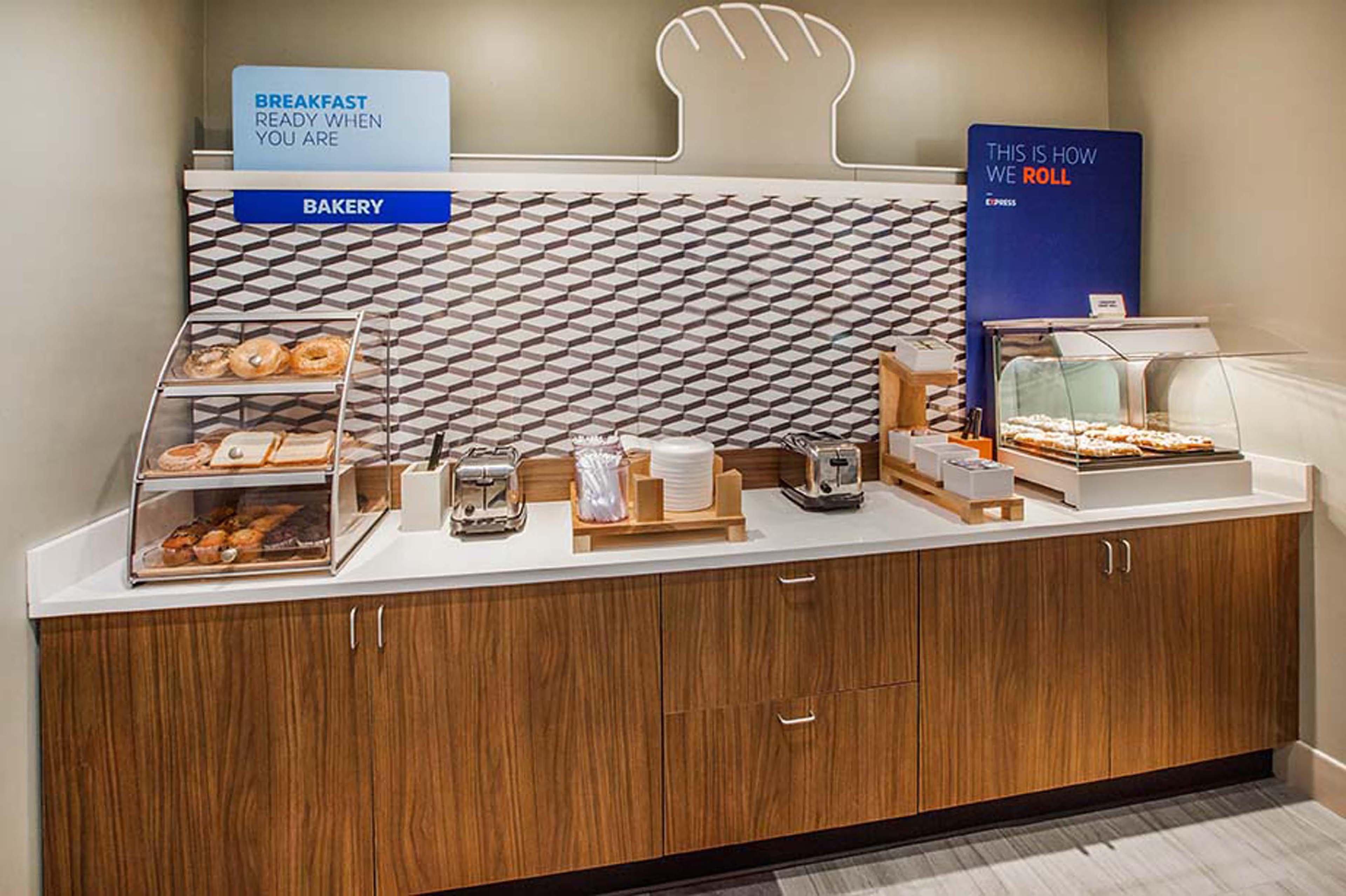 Holiday Inn Express Hotel & Suites Mebane By Ihg Luaran gambar