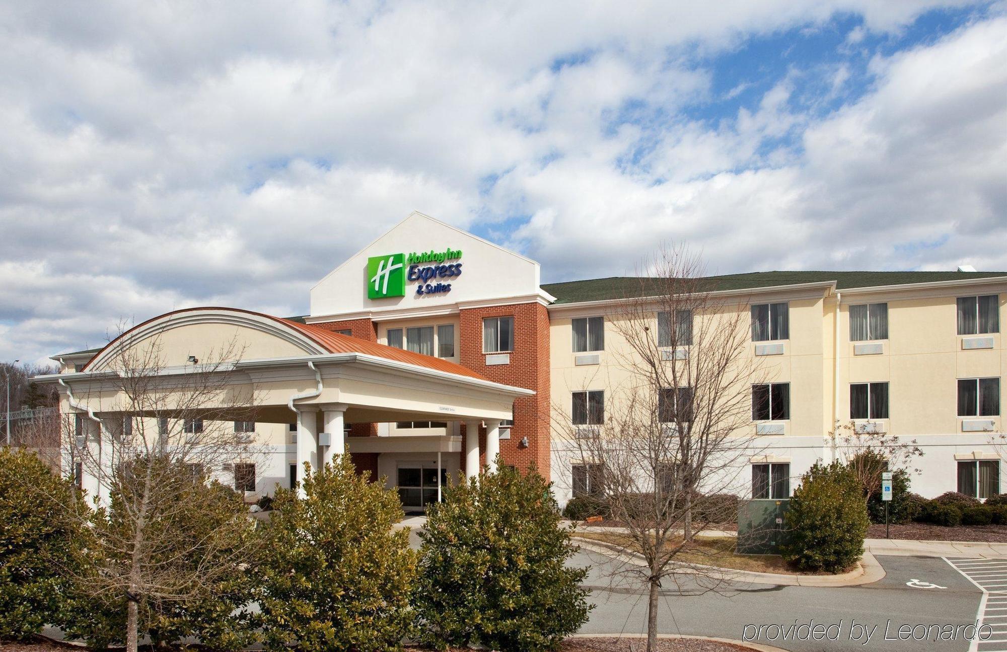Holiday Inn Express Hotel & Suites Mebane By Ihg Luaran gambar