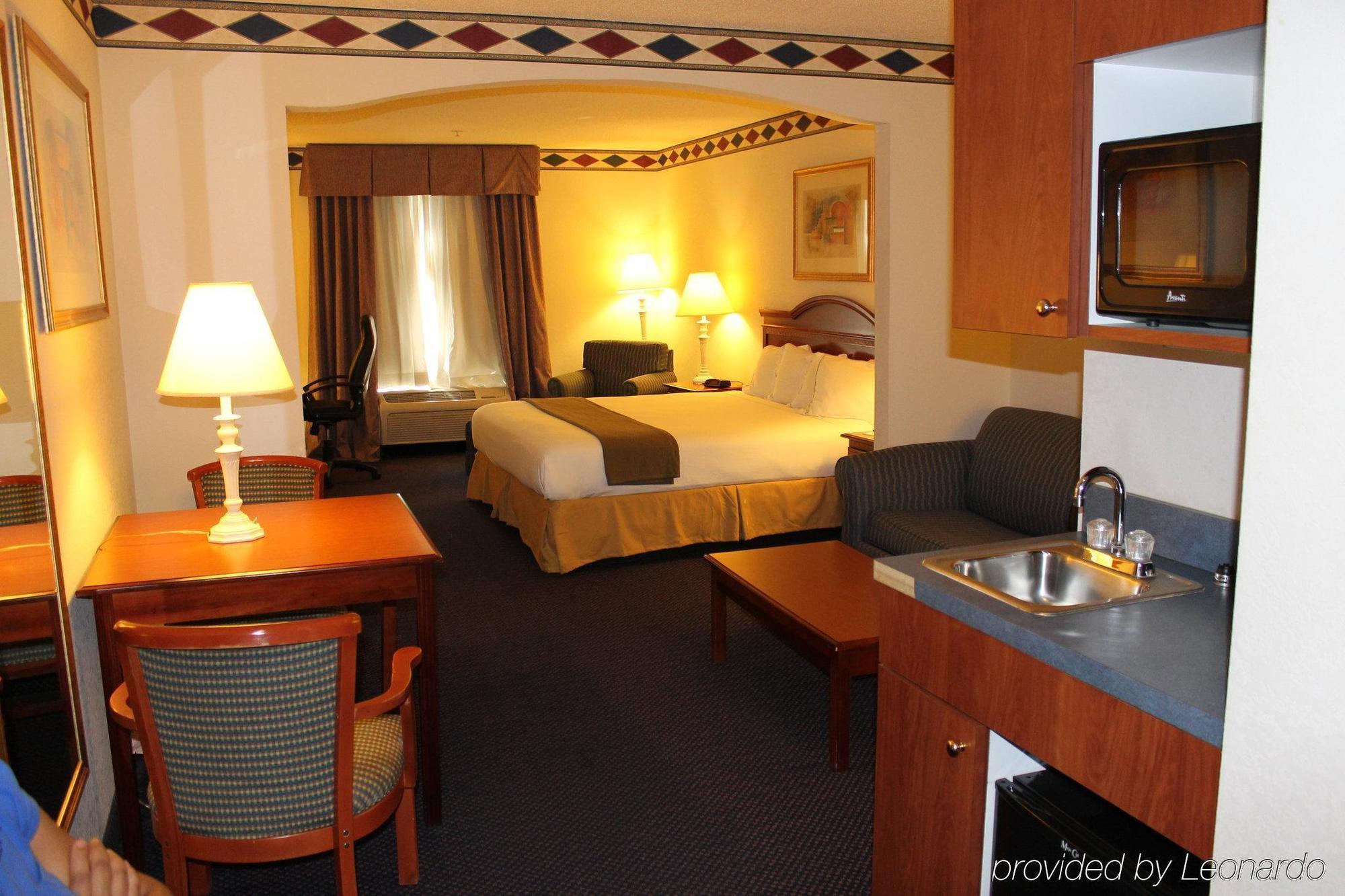 Holiday Inn Express Hotel & Suites Mebane By Ihg Luaran gambar