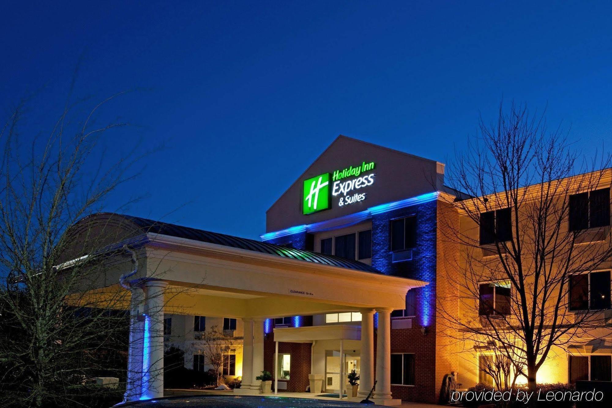 Holiday Inn Express Hotel & Suites Mebane By Ihg Luaran gambar