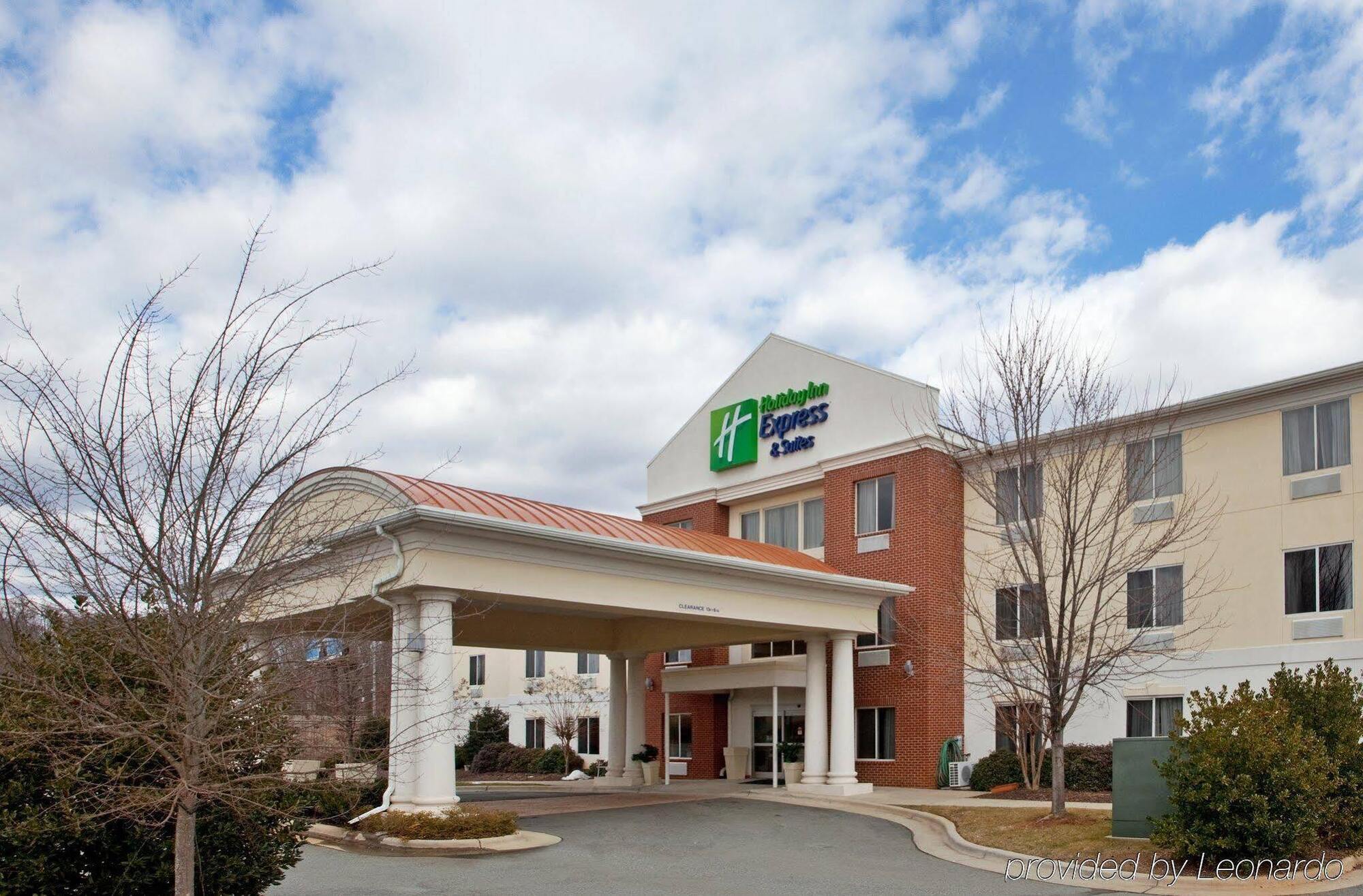 Holiday Inn Express Hotel & Suites Mebane By Ihg Luaran gambar